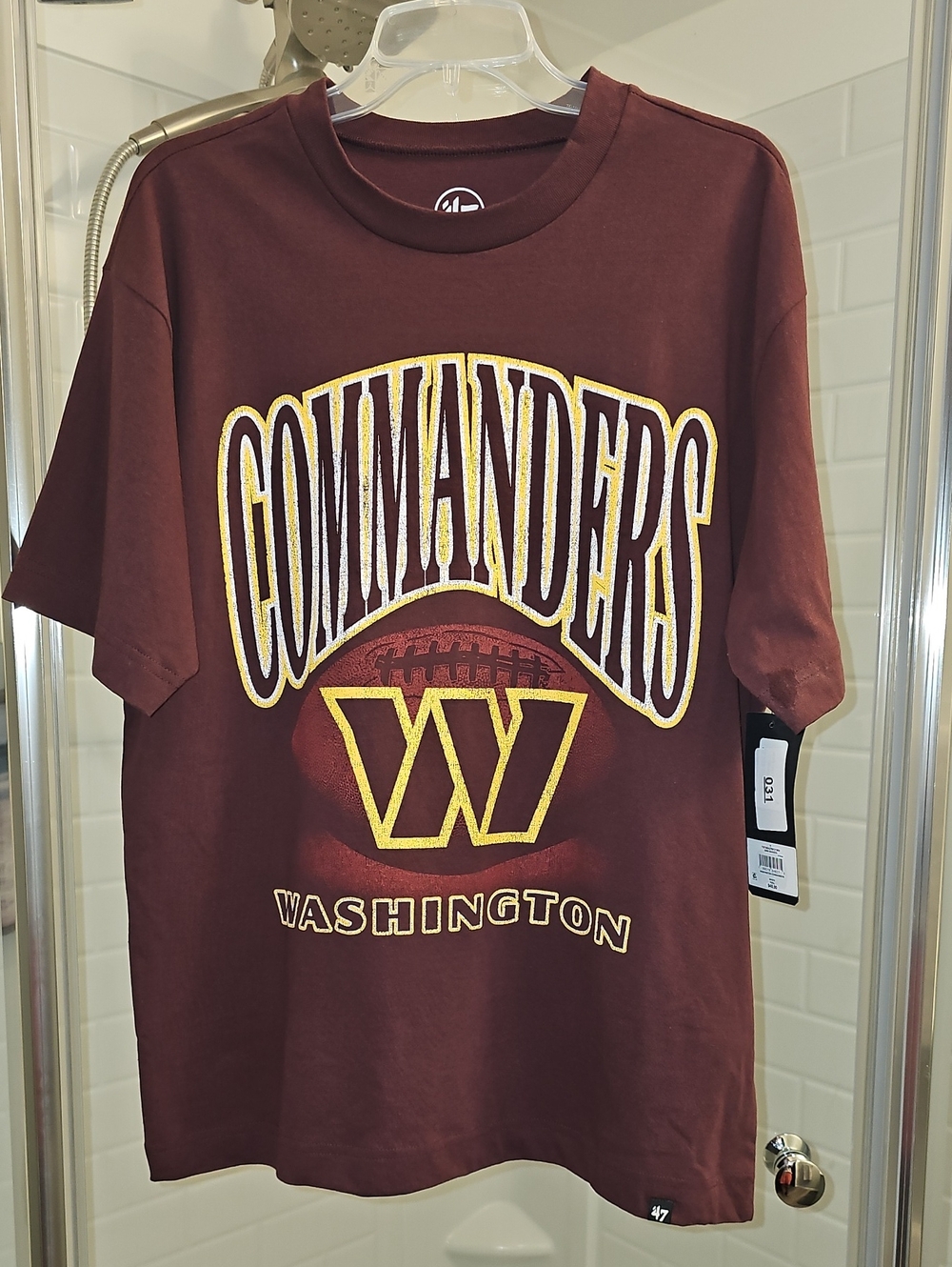47Brand Washington Commanders Short-Sleeve Tee. NWT. Men's Size MEDIUM.
